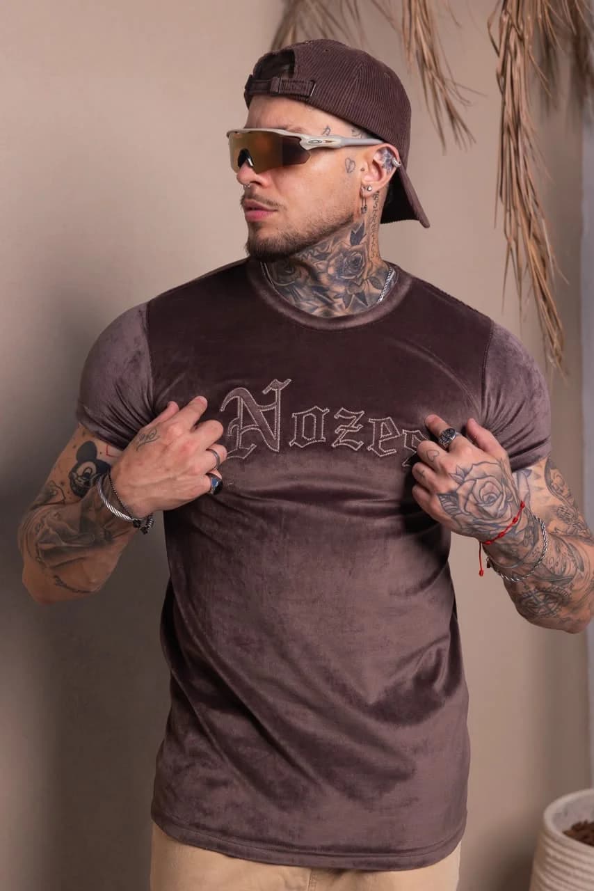 Camiseta Nozes Gothic Velvet — Marrom Café, foto 1